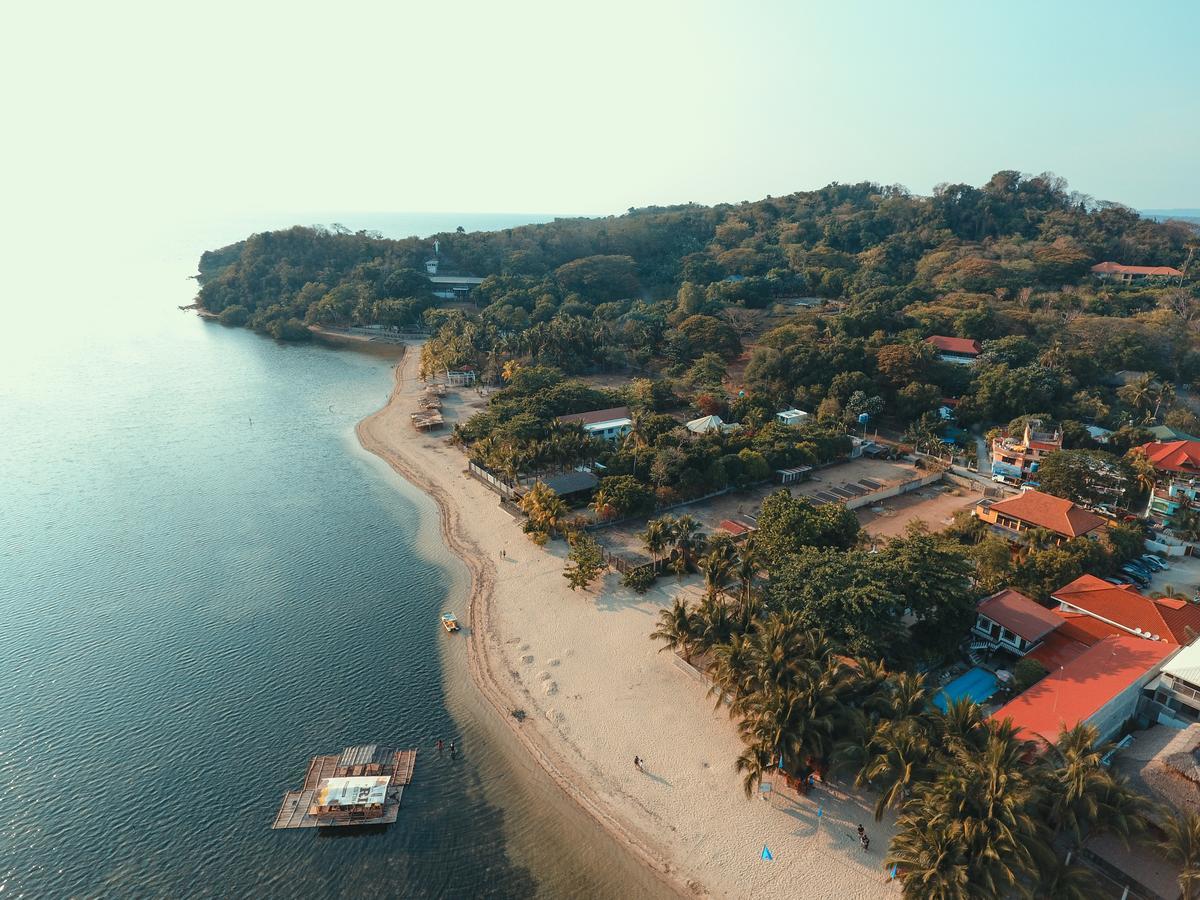 Bella Beach Resort Batangas 利安 外观 照片