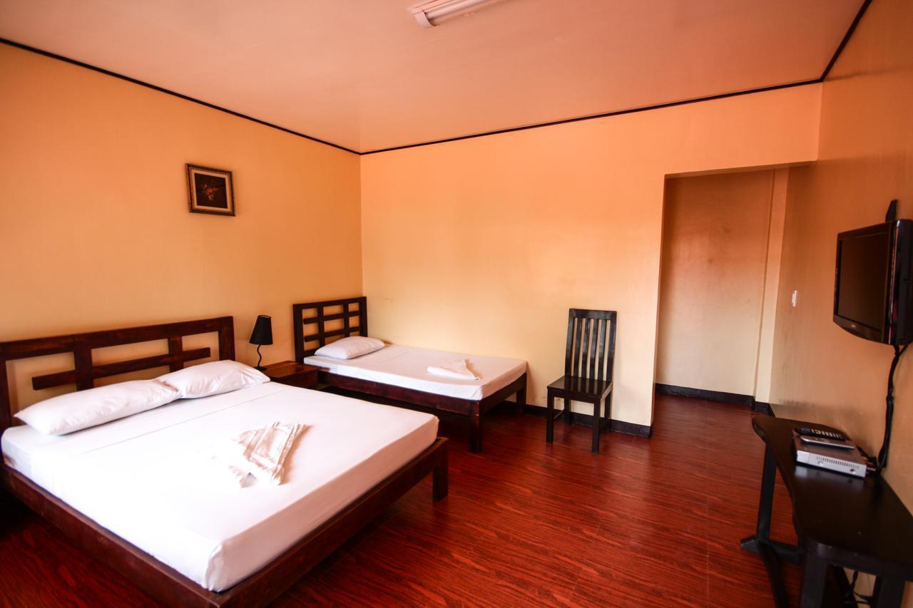 Bella Beach Resort Batangas 利安 外观 照片
