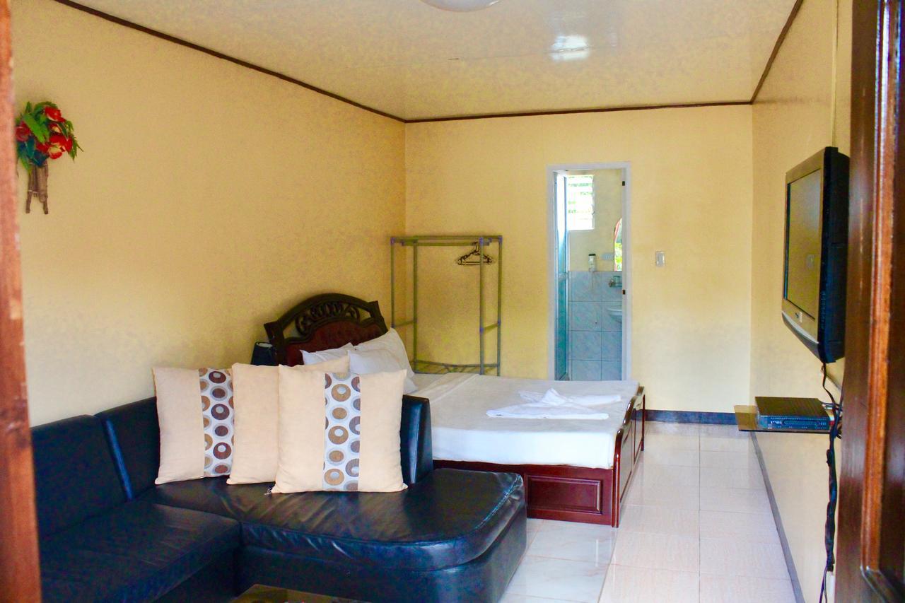 Bella Beach Resort Batangas 利安 外观 照片