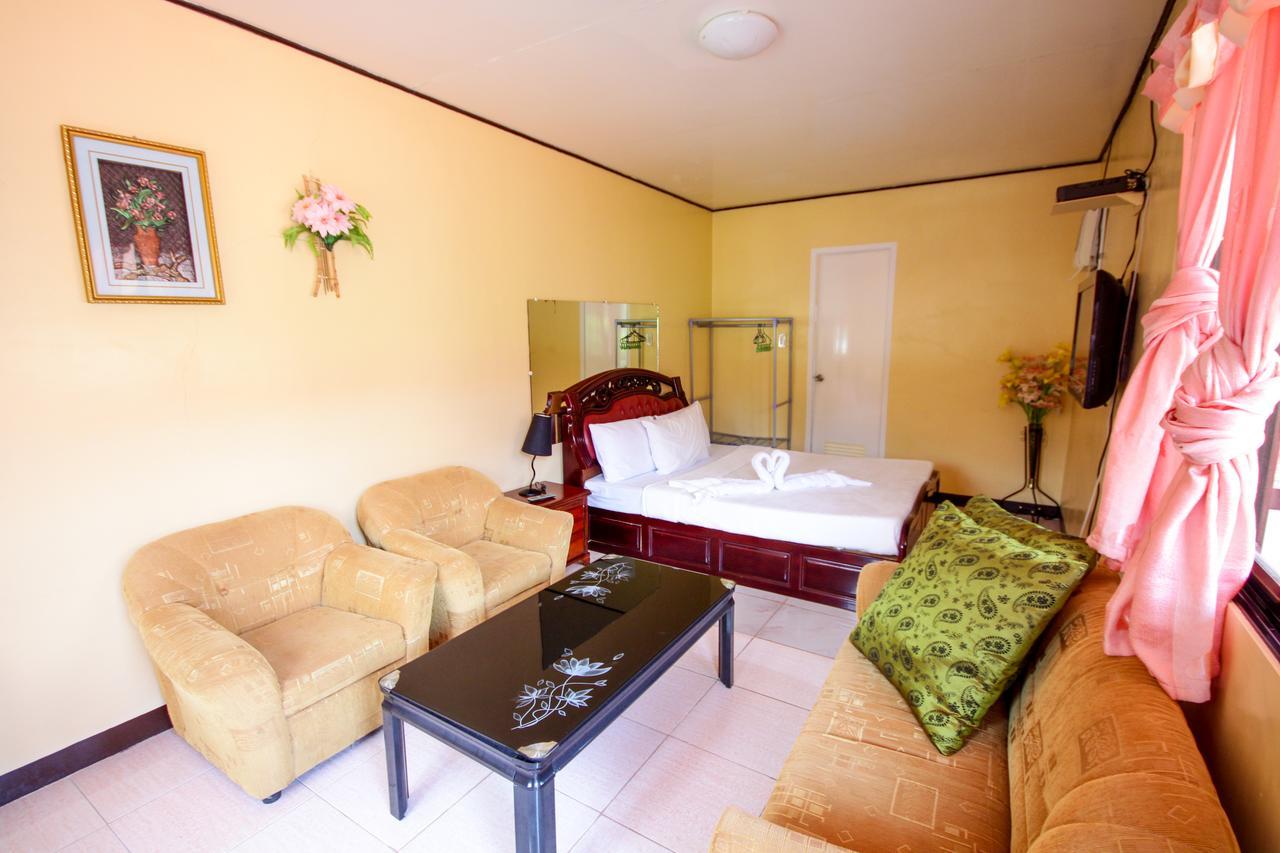 Bella Beach Resort Batangas 利安 外观 照片