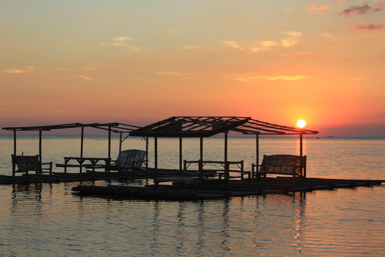 Bella Beach Resort Batangas 利安 外观 照片